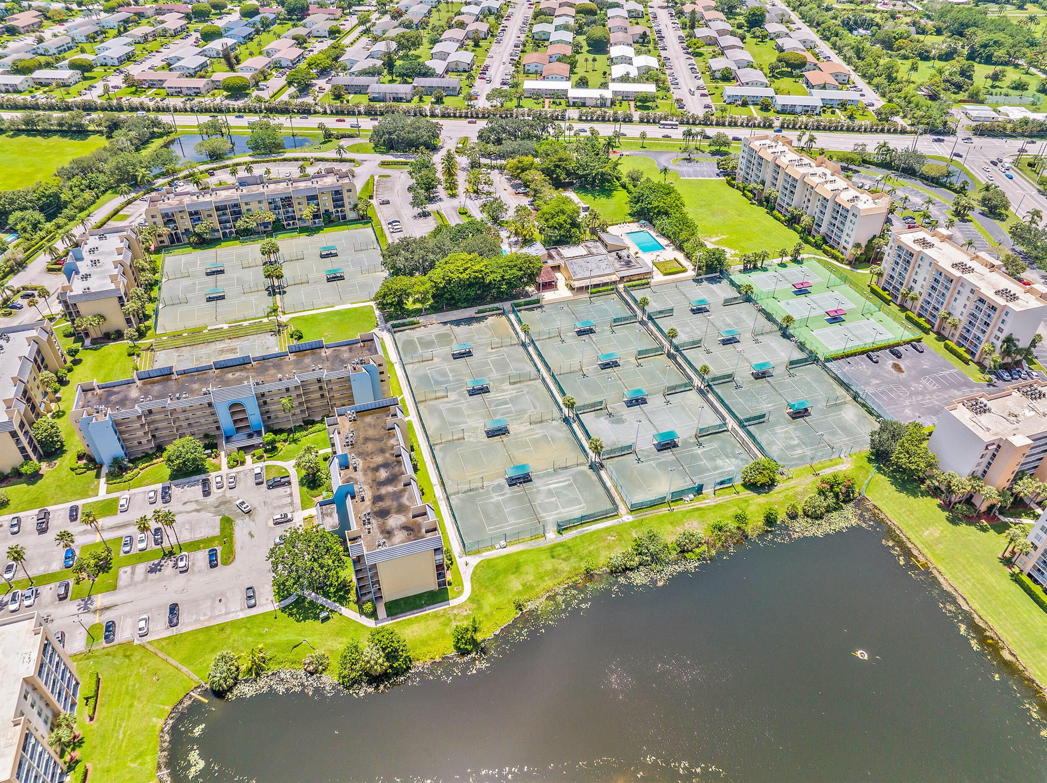 2828 Tennis Club Drive 208