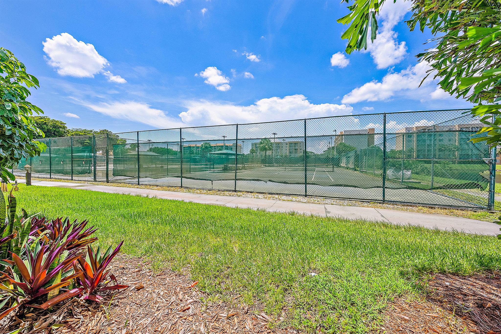 2828 Tennis Club Drive 208