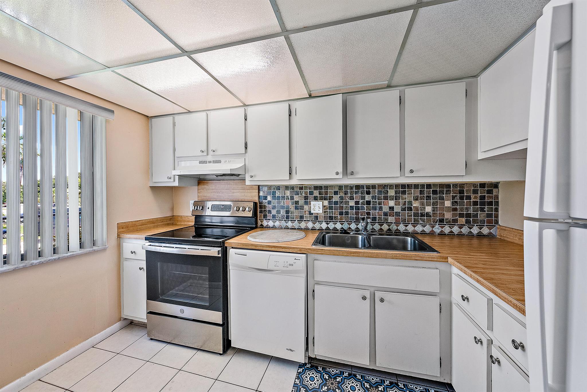 2828 Tennis Club Drive 208