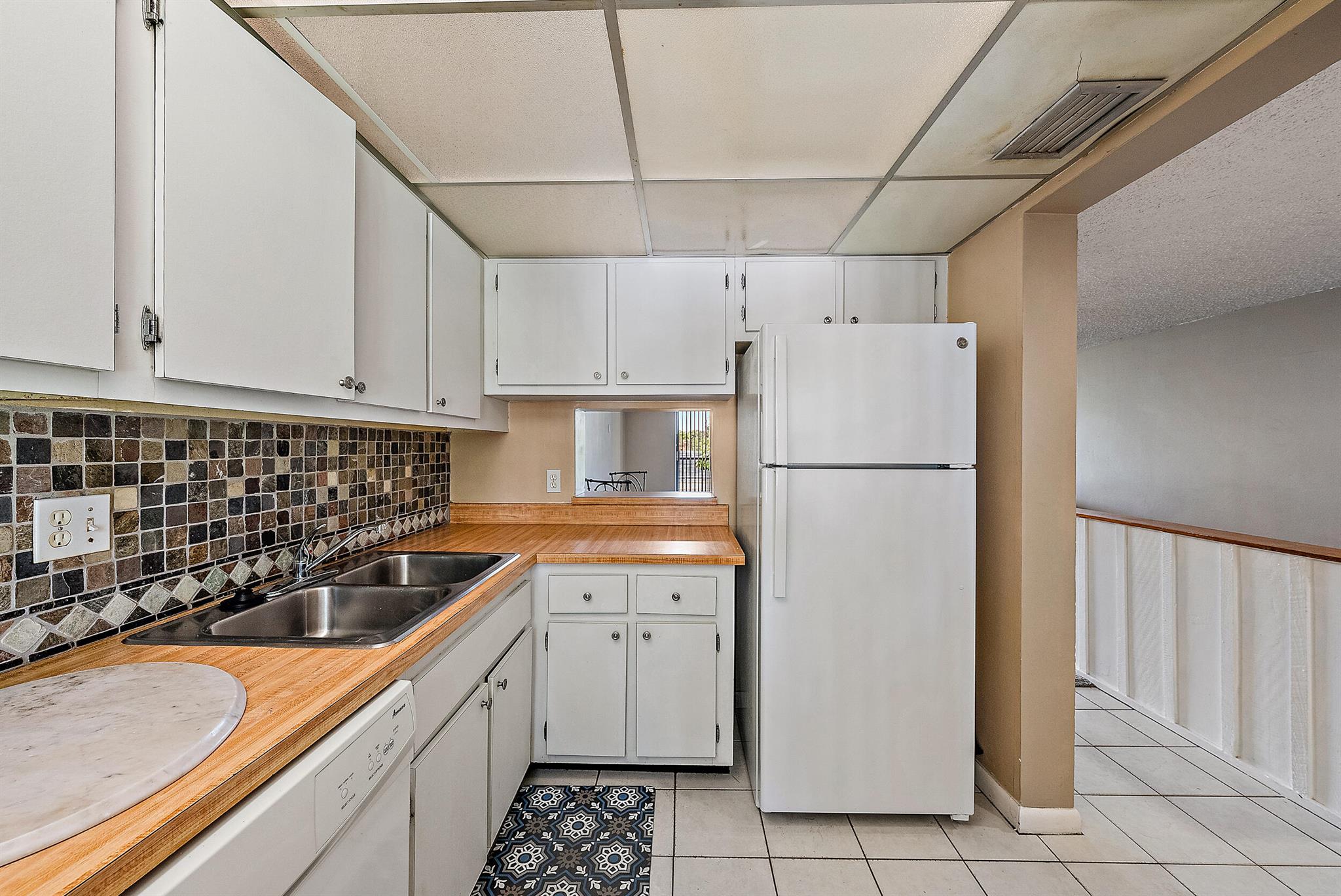 2828 Tennis Club Drive 208