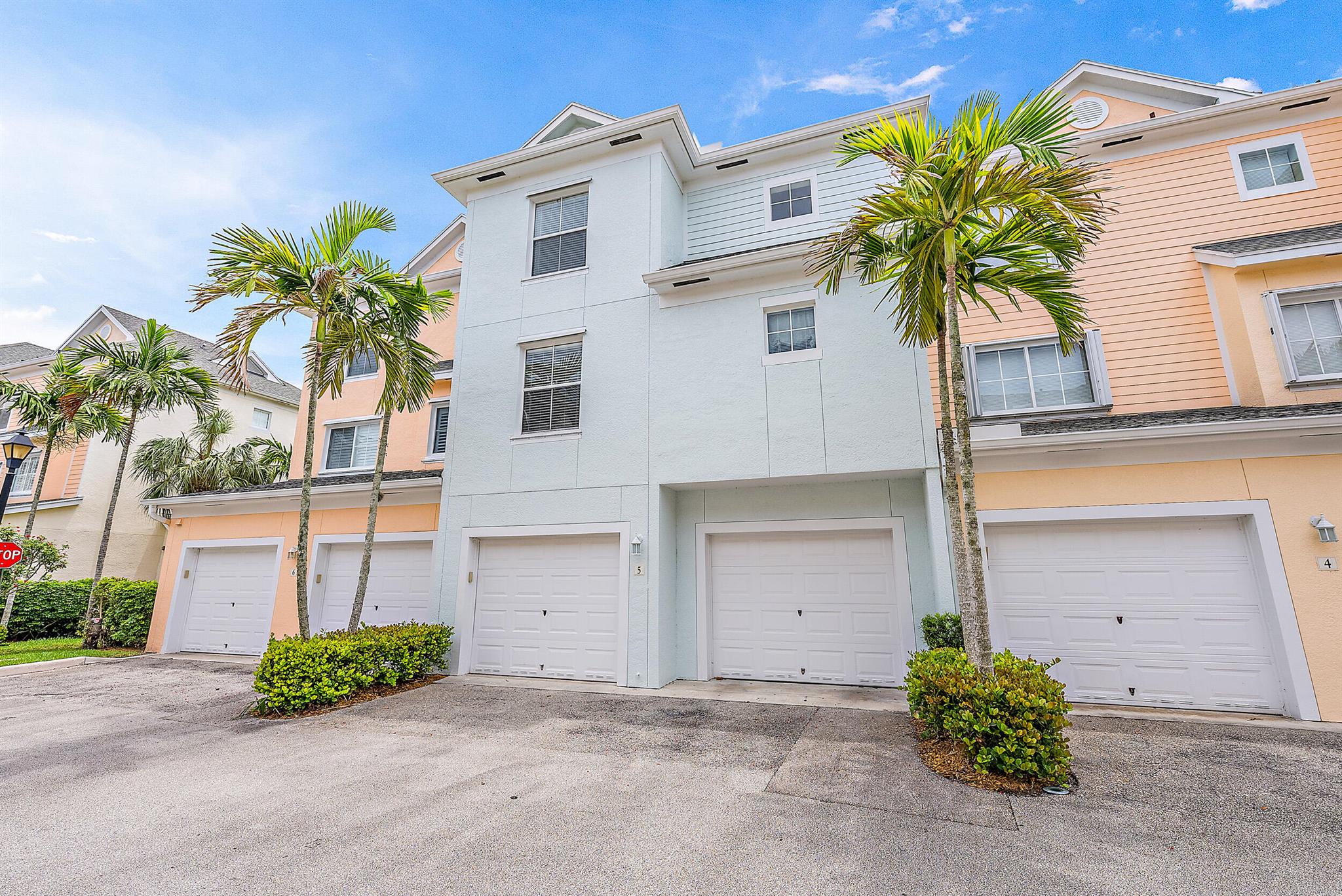 156 Aragon Way 105