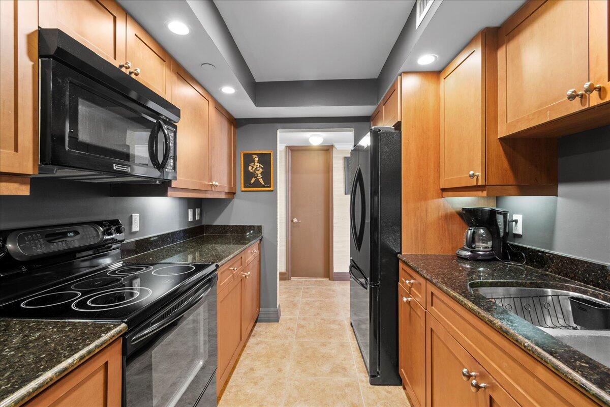 3000 N Ocean Drive 30b