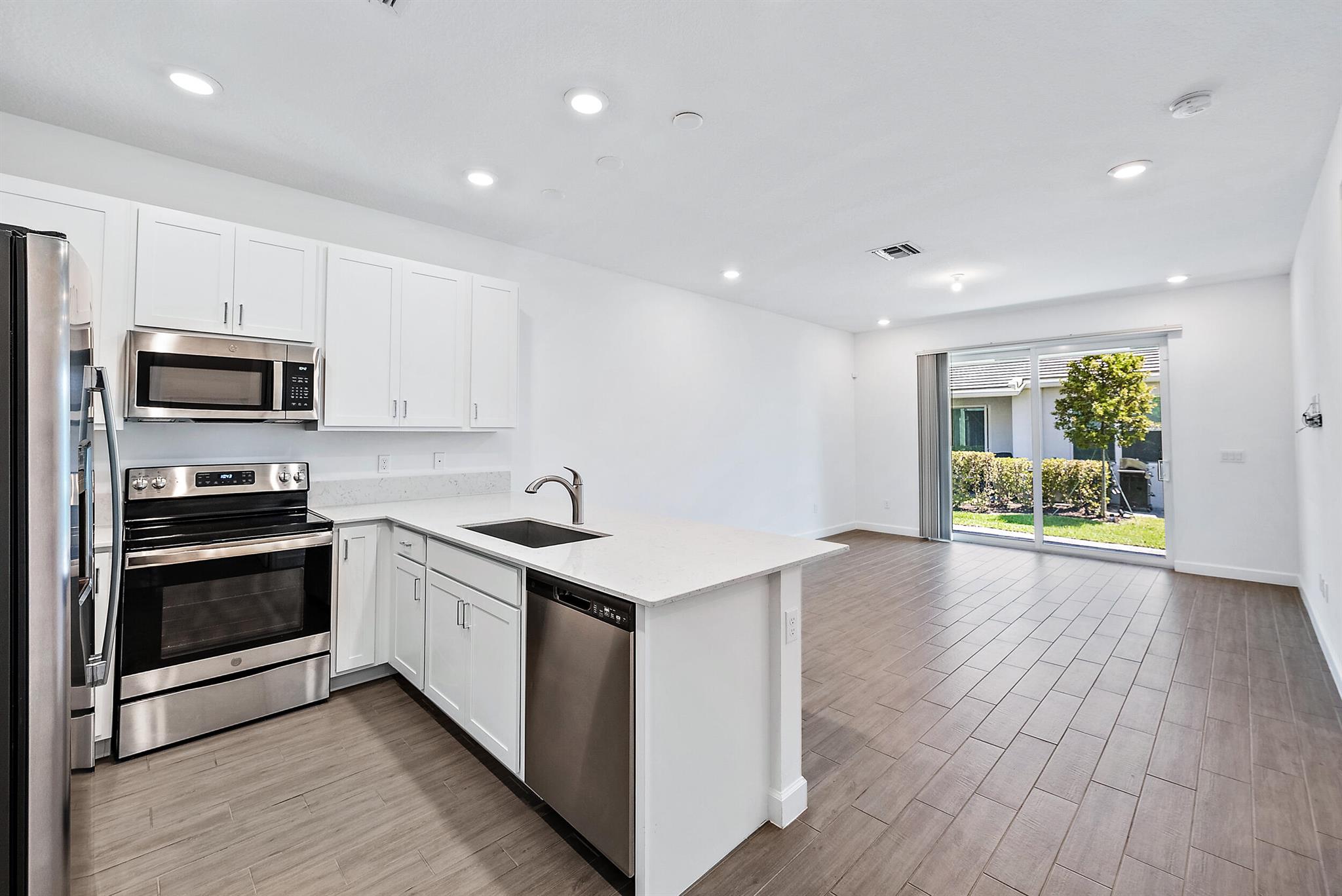 14528 Highland Center Way