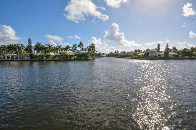 3083 Waterside Circle