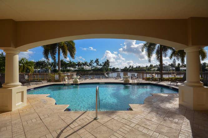 3083 Waterside Circle