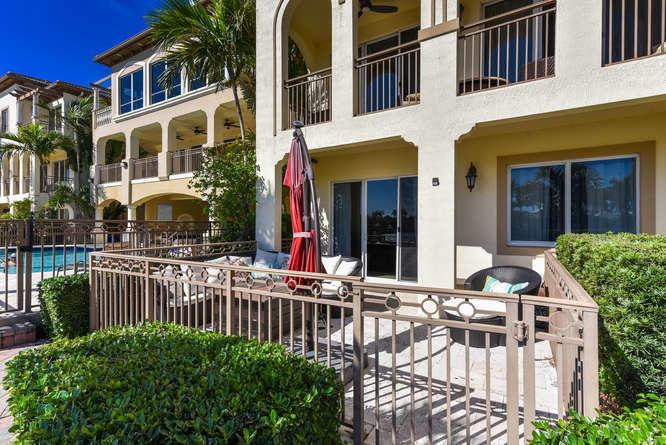 3083 Waterside Circle