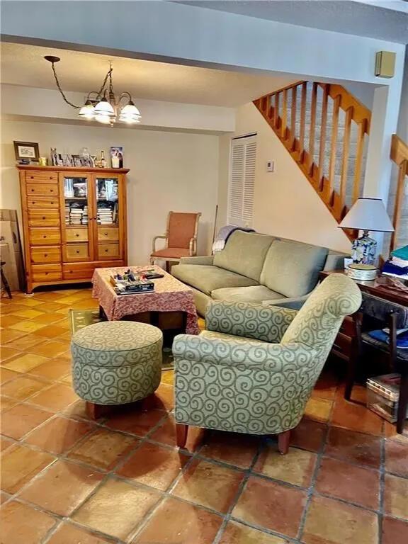 251 Maplecrest Circle