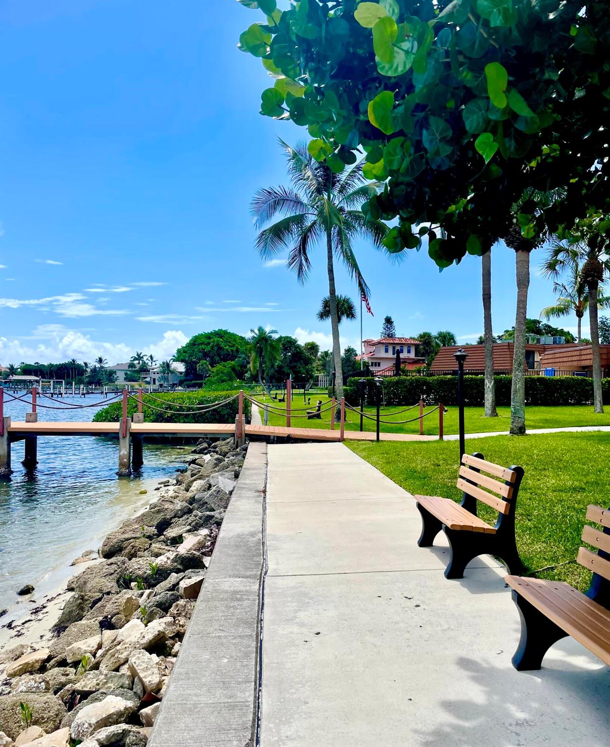 825 Center Street 10d