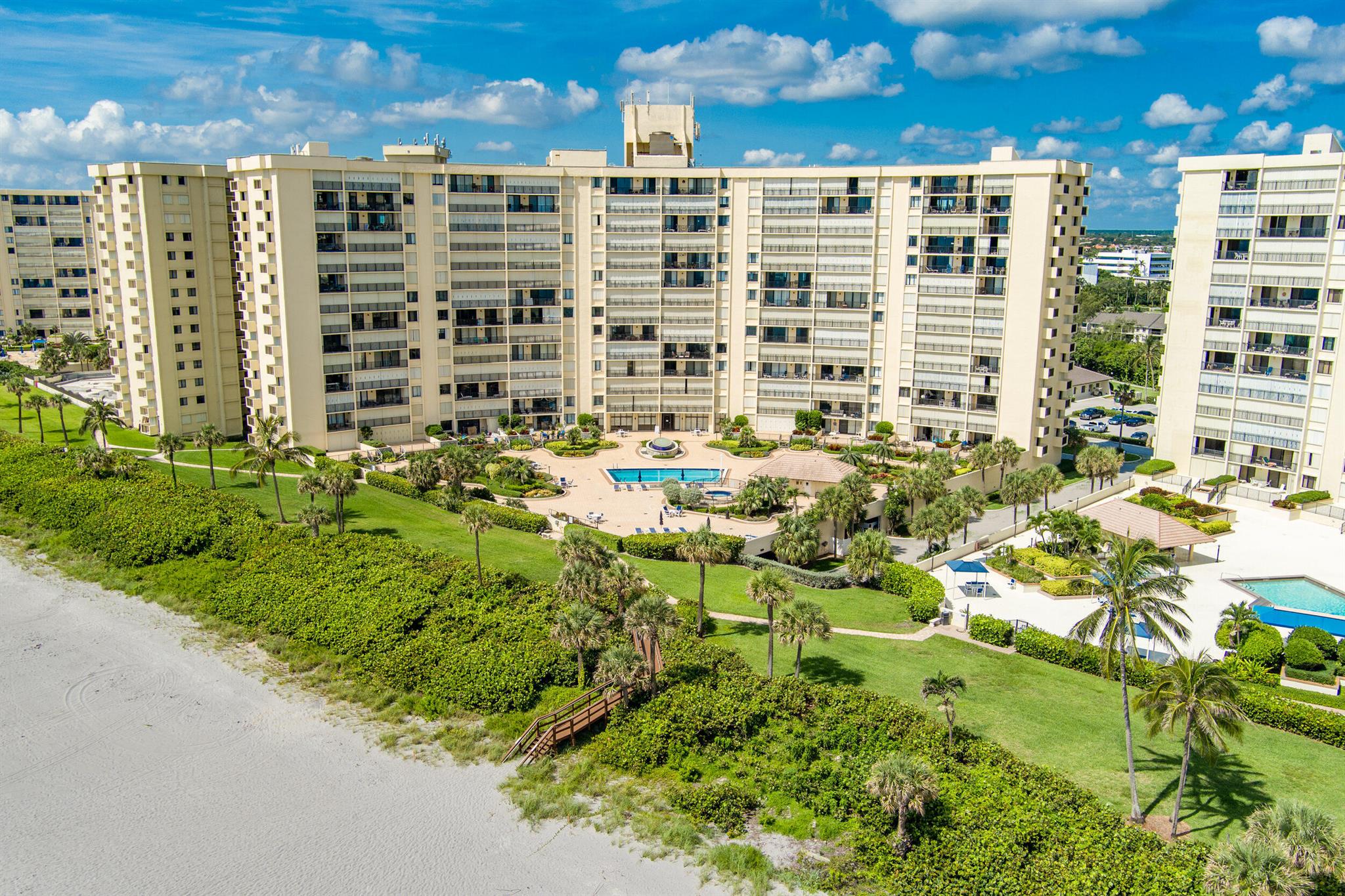 300 Ocean Trail Way 901