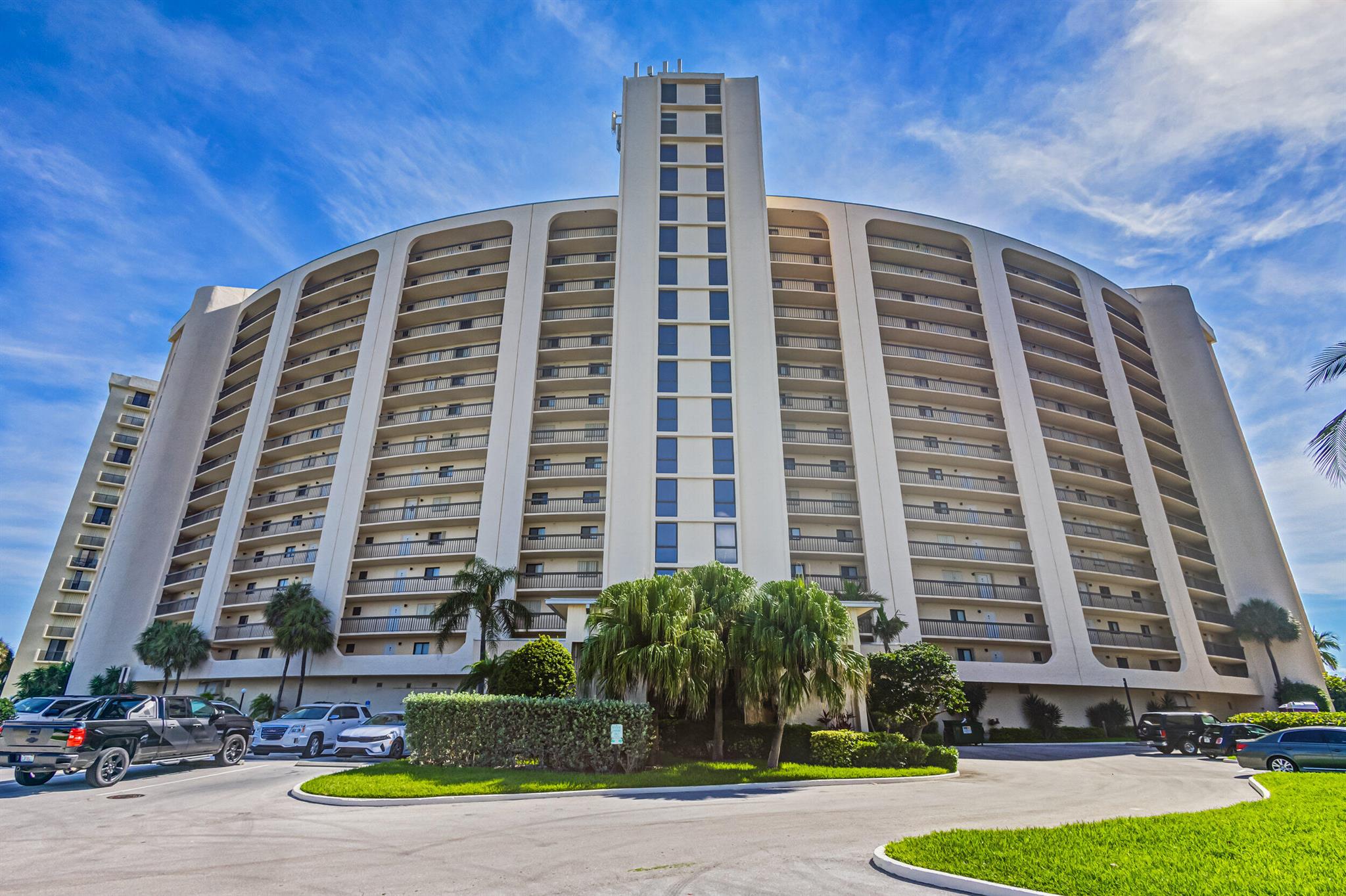 300 Ocean Trail Way 901