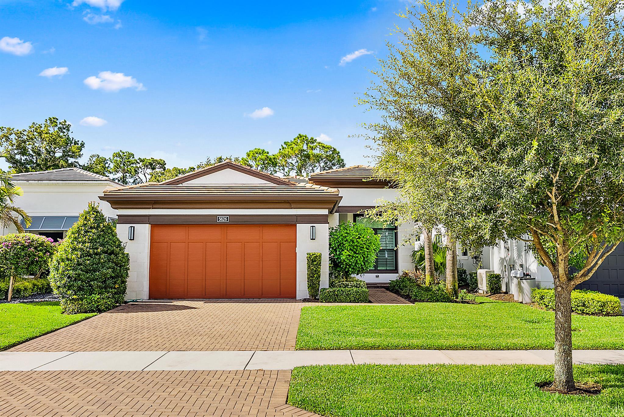 5626 Delacroix Terrace