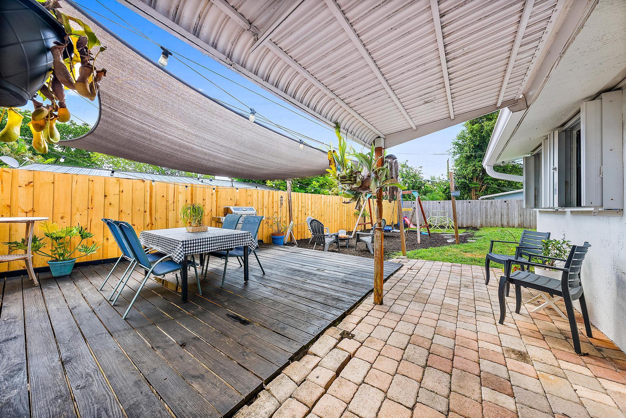 2620 NE 9th Terrace