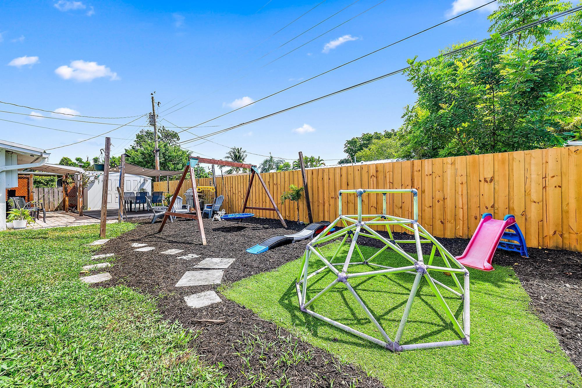 2620 NE 9th Terrace