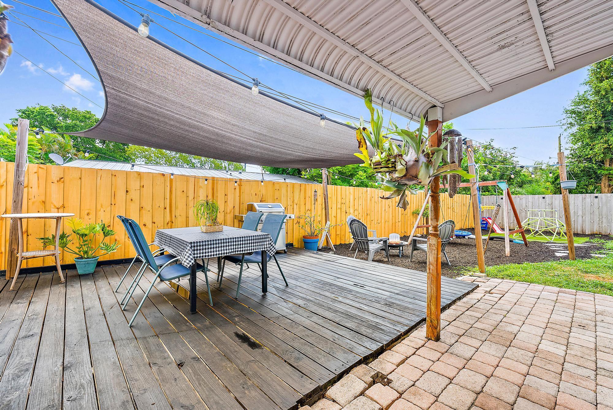 2620 NE 9th Terrace