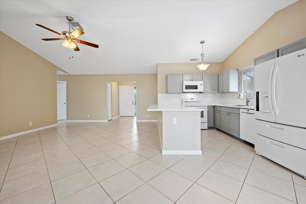 184 Greentree Circle