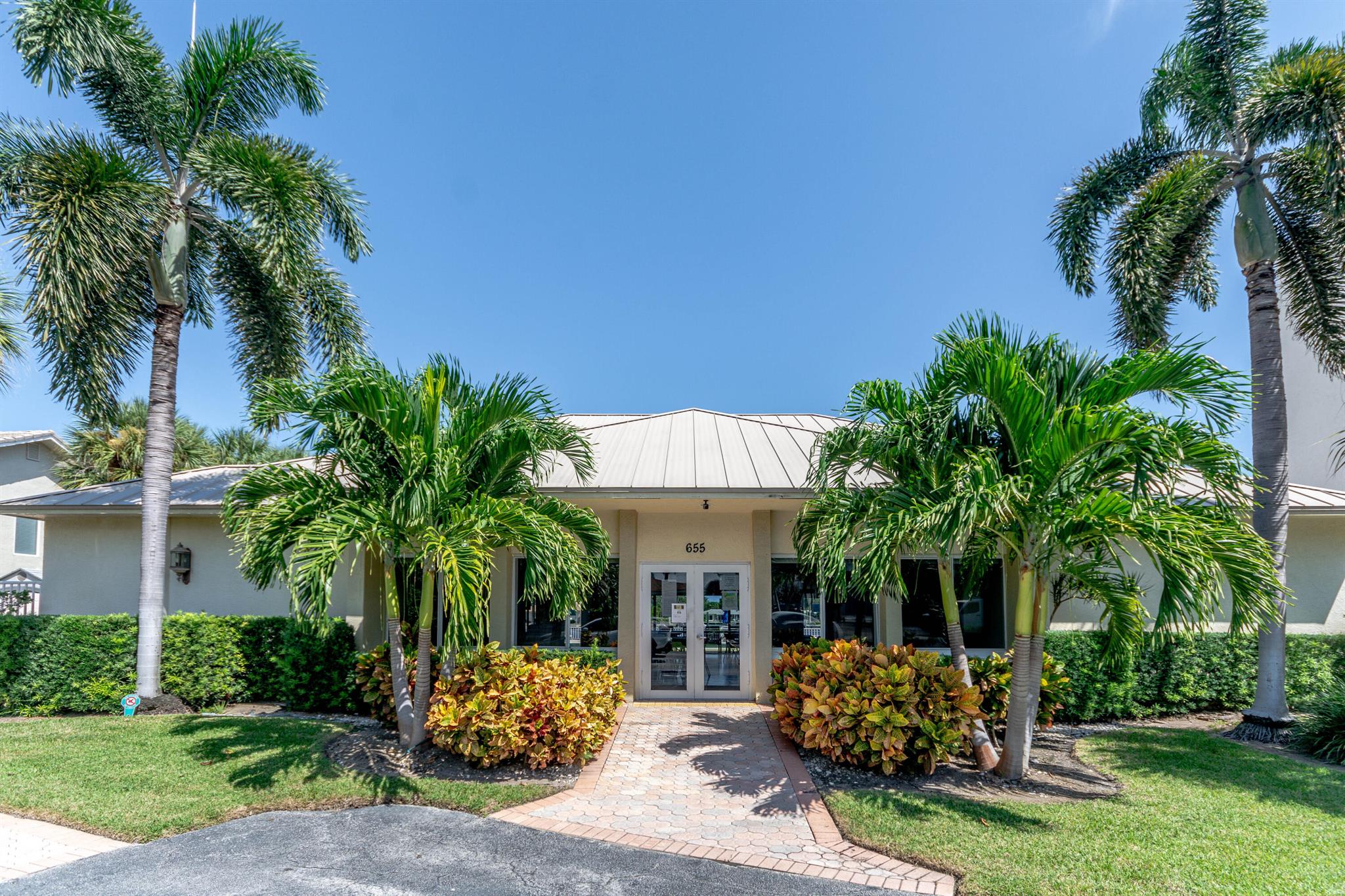 624 Snug Harbor Drive B16