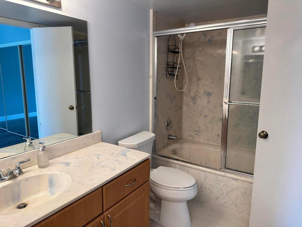 5592 Golden Eagle Circle