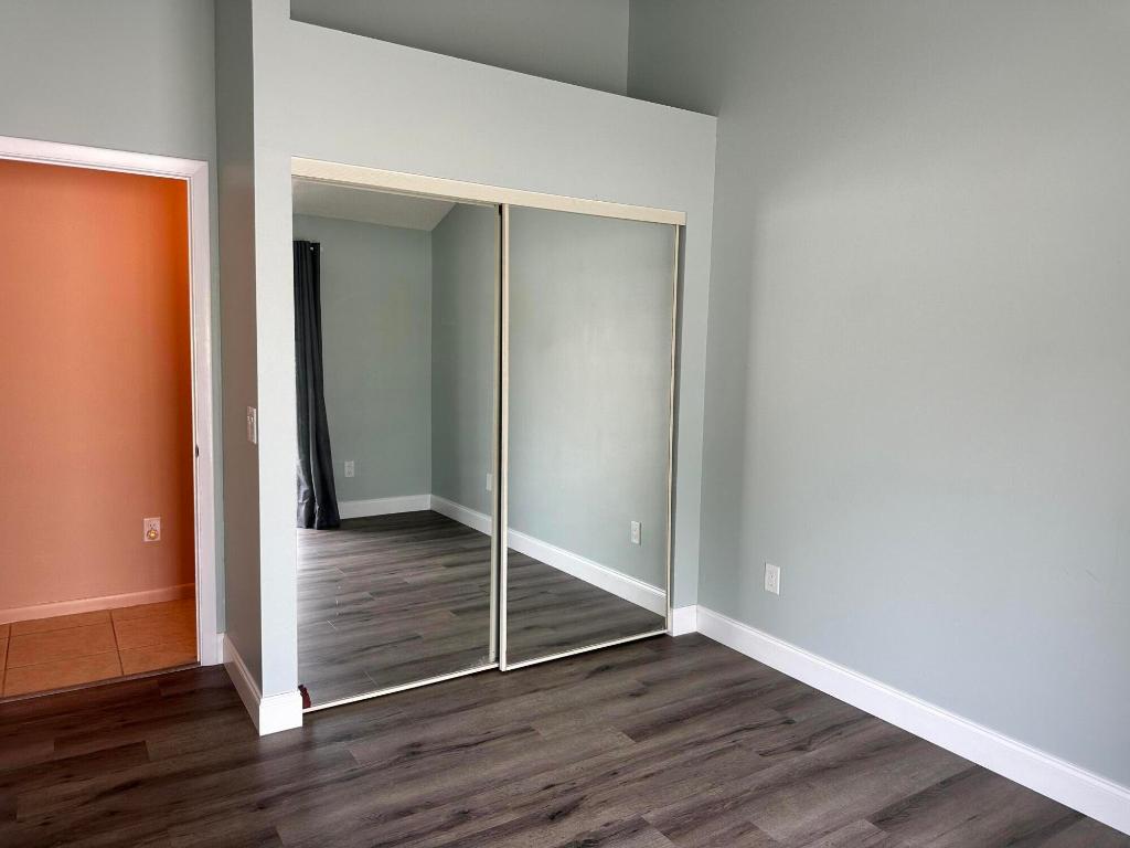 5592 Golden Eagle Circle