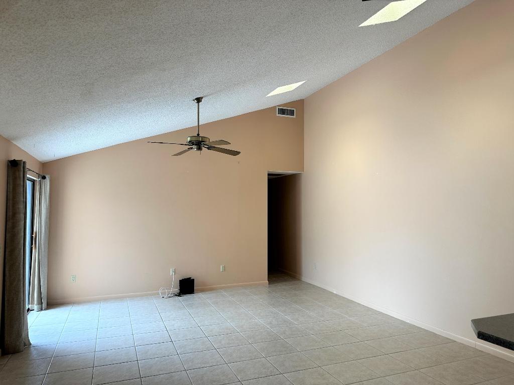 5592 Golden Eagle Circle