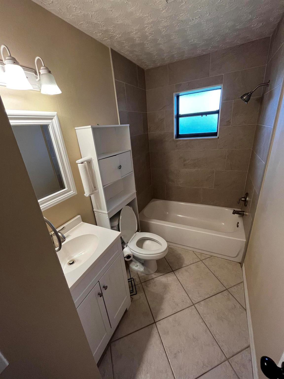 1217 SW Fletcher Lane