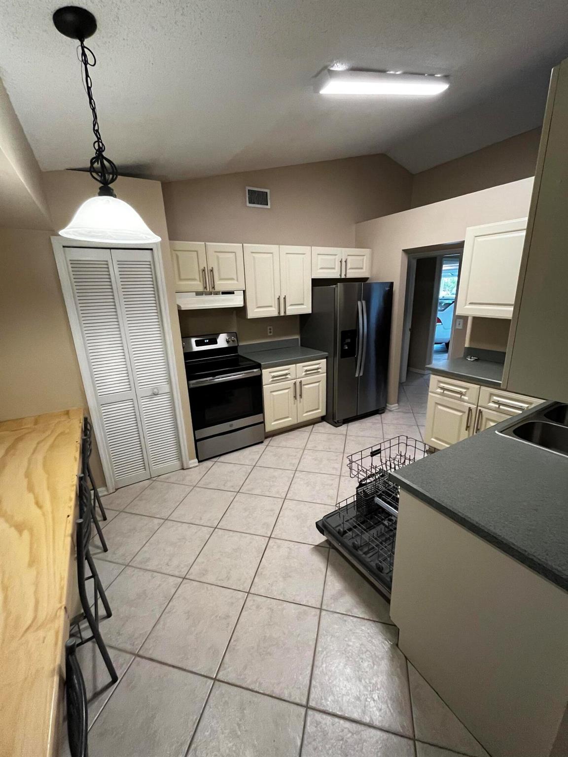 1217 SW Fletcher Lane