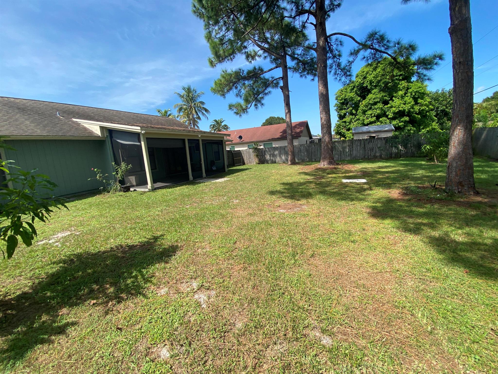 1217 SW Fletcher Lane