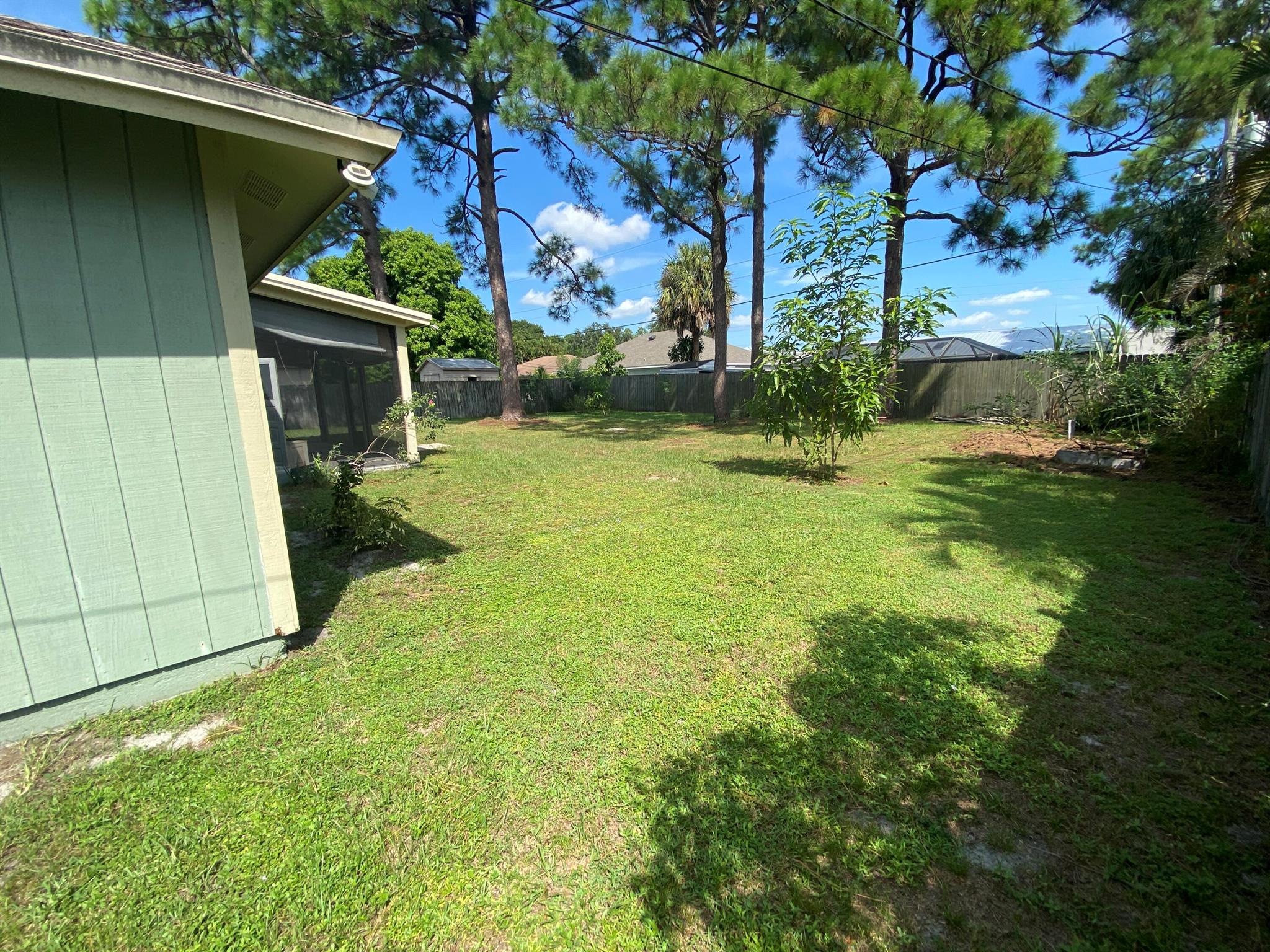 1217 SW Fletcher Lane