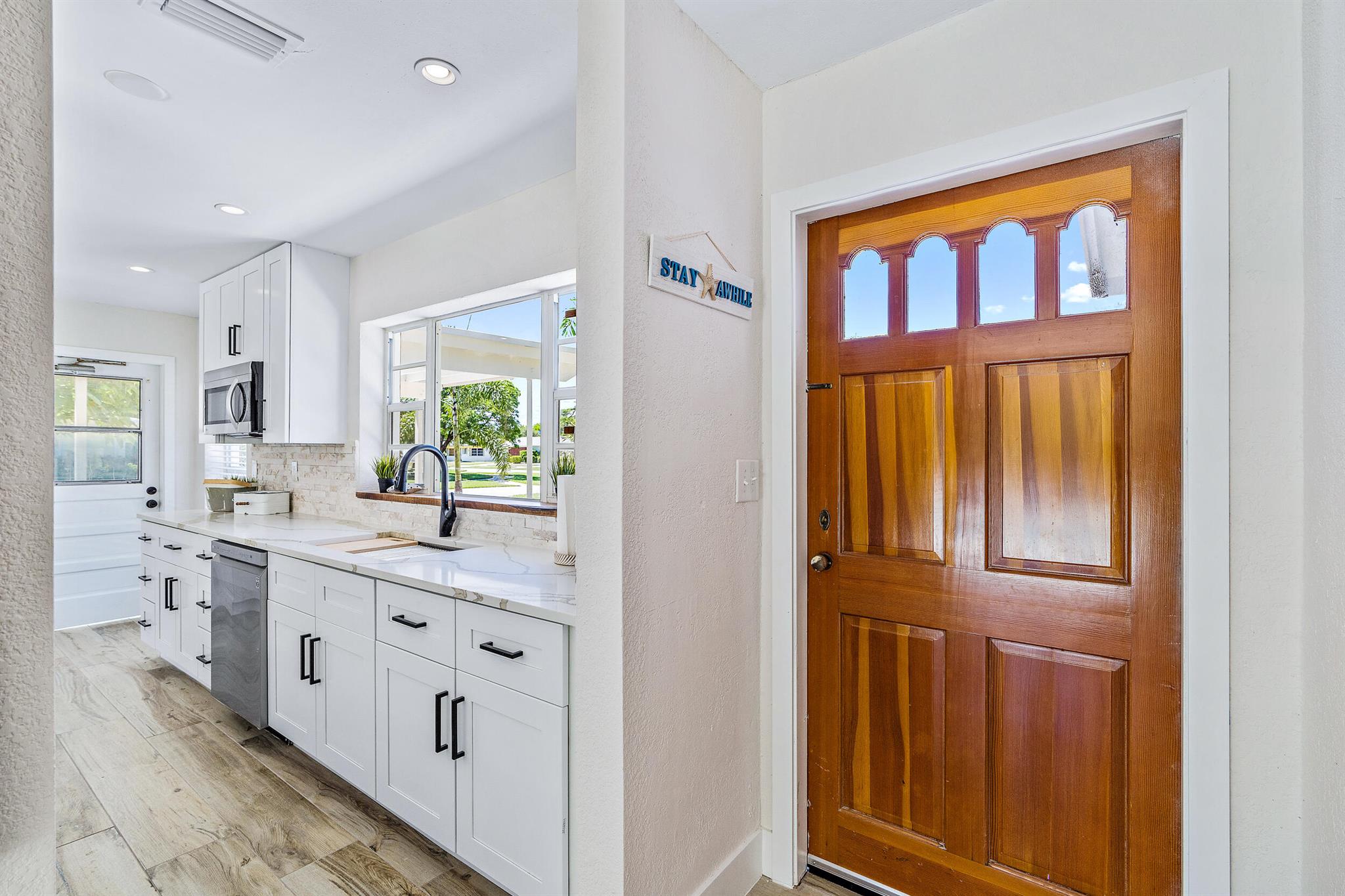 805 Alamanda Drive