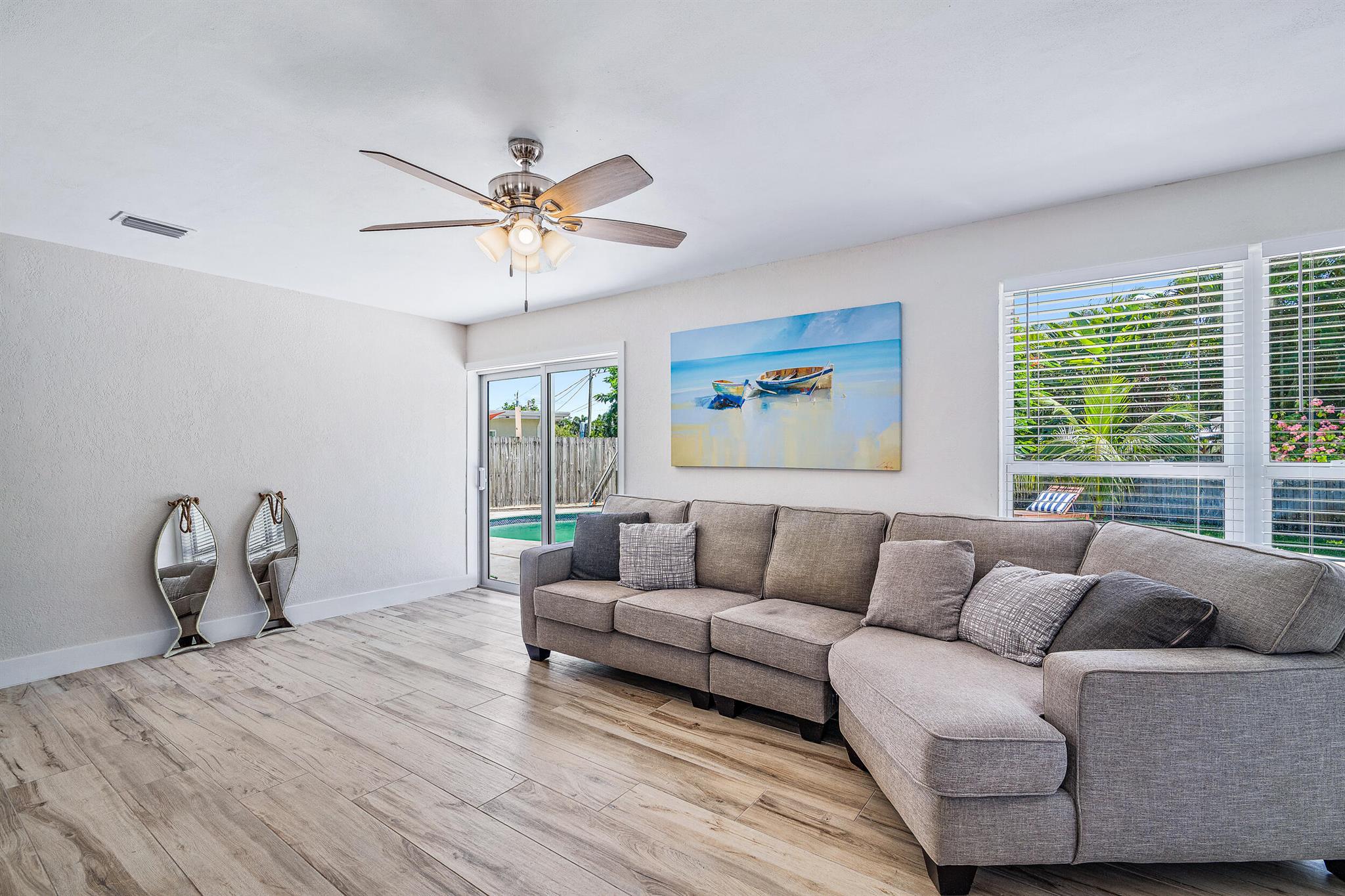 805 Alamanda Drive