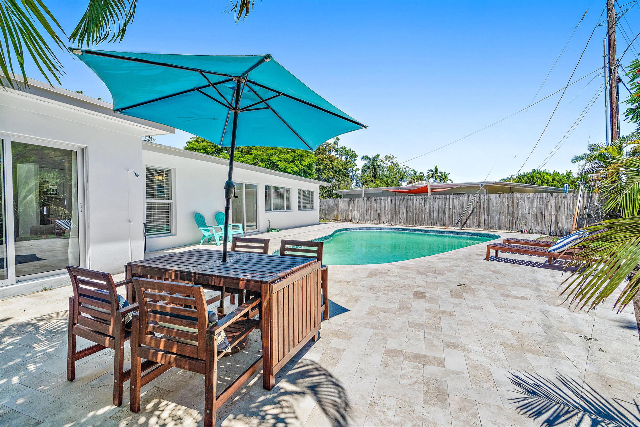 805 Alamanda Drive