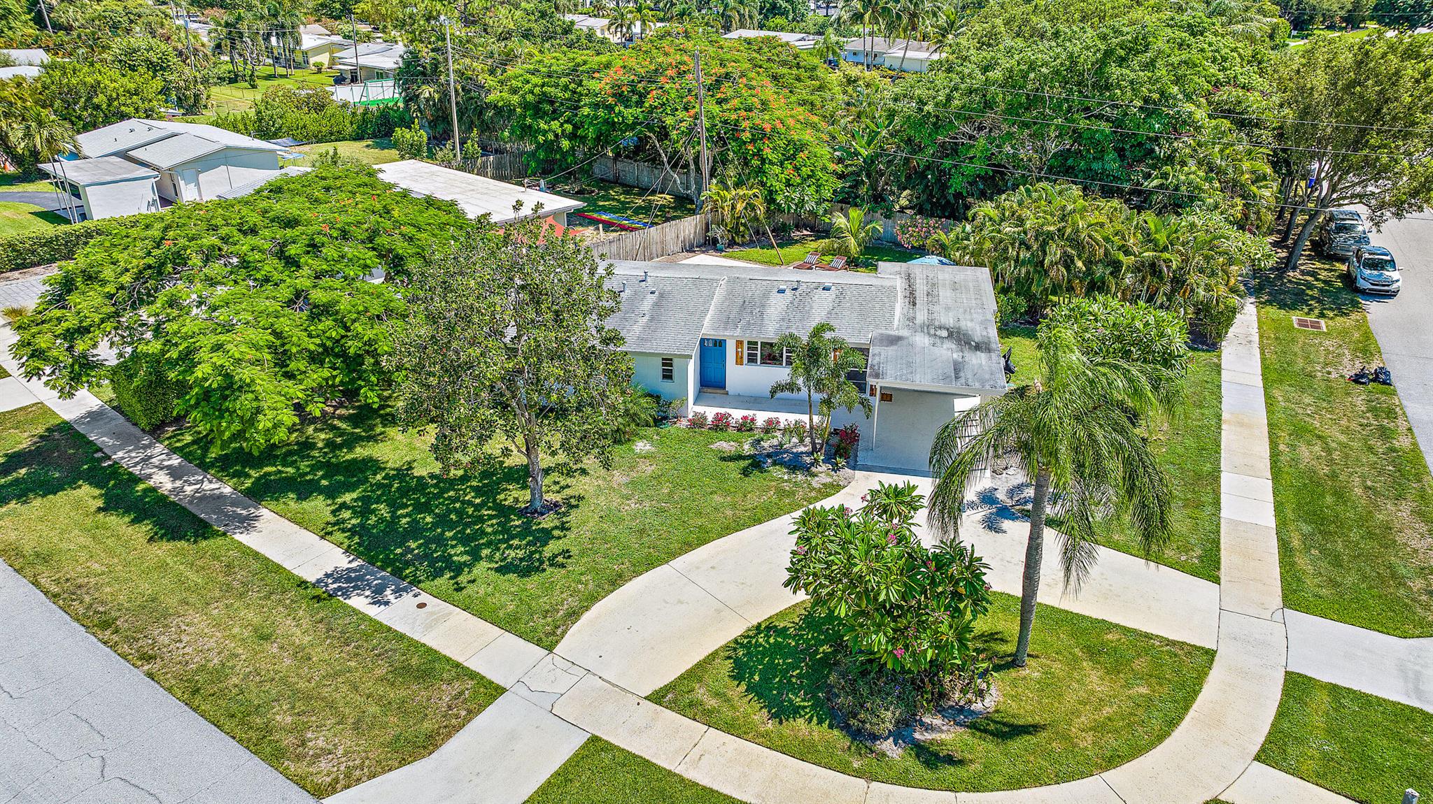 805 Alamanda Drive