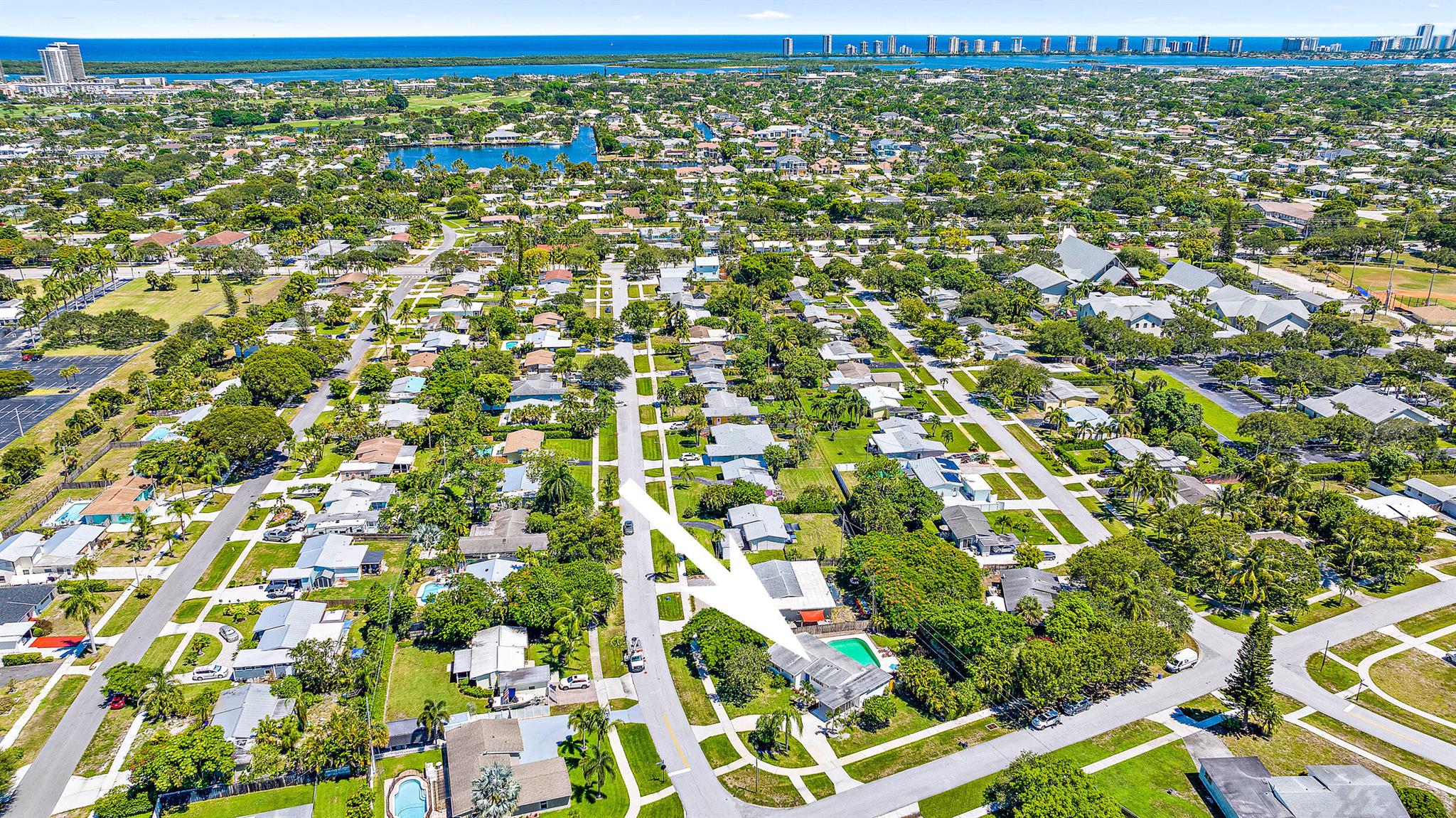 805 Alamanda Drive