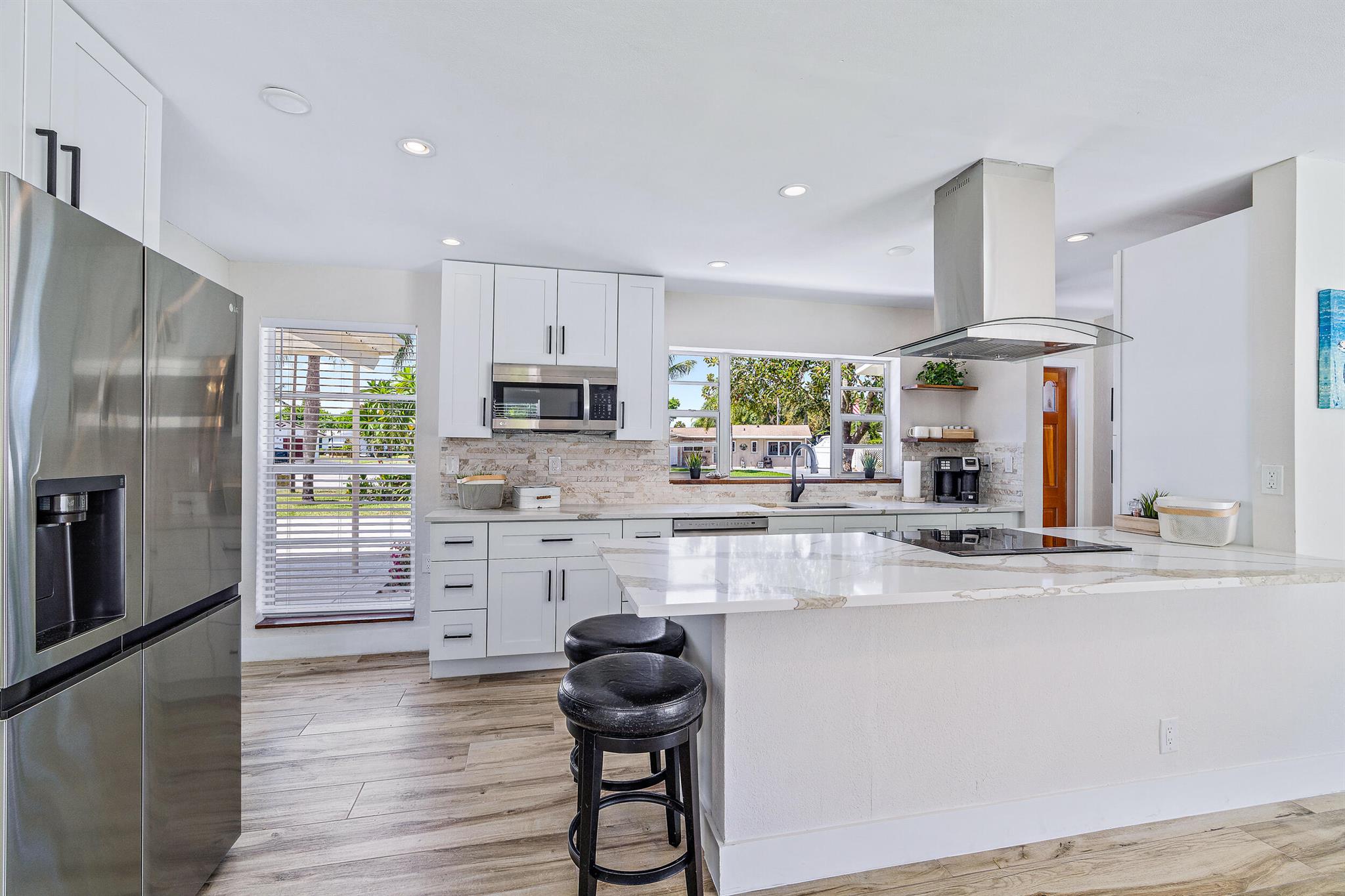 805 Alamanda Drive