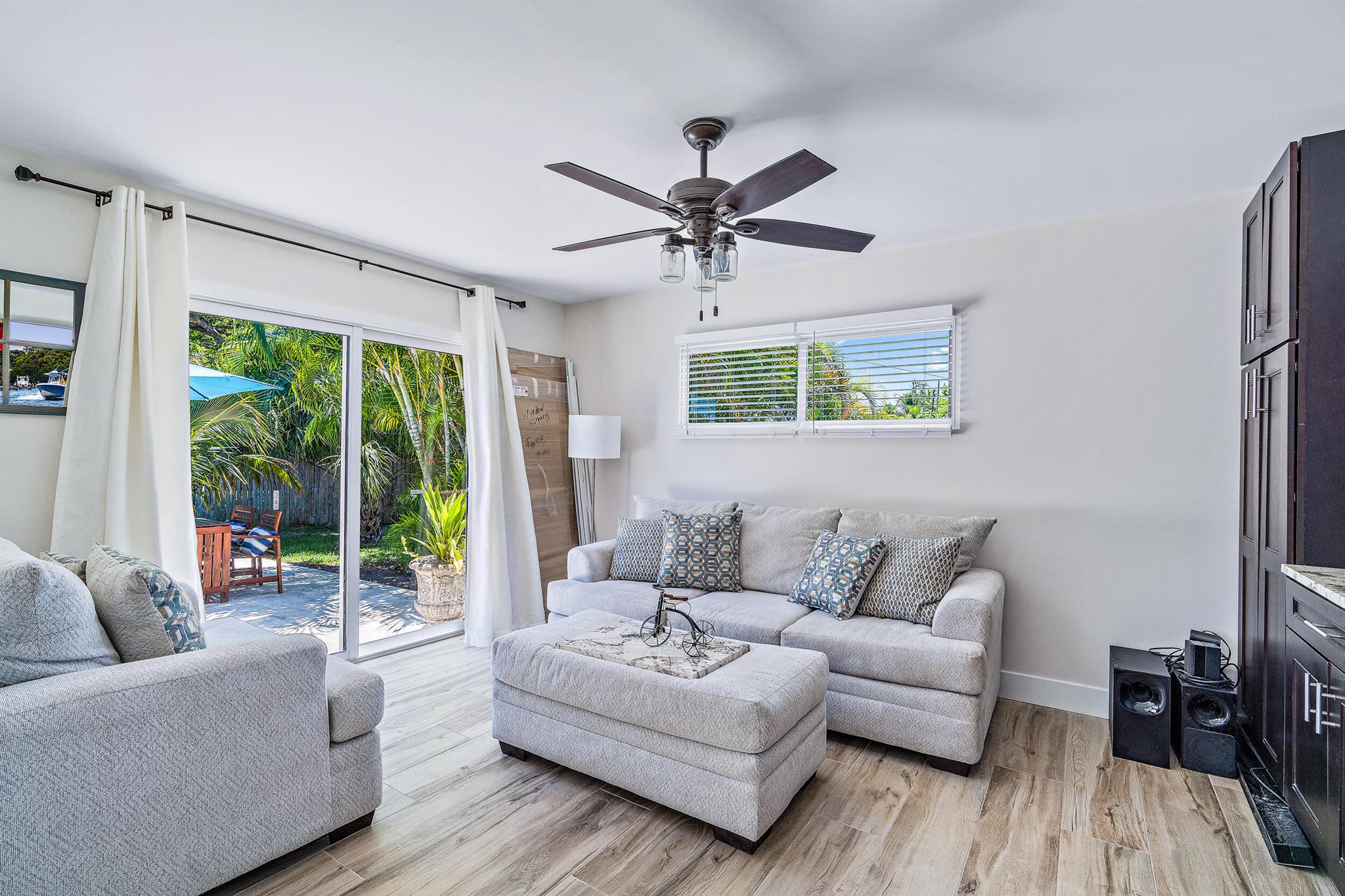 805 Alamanda Drive