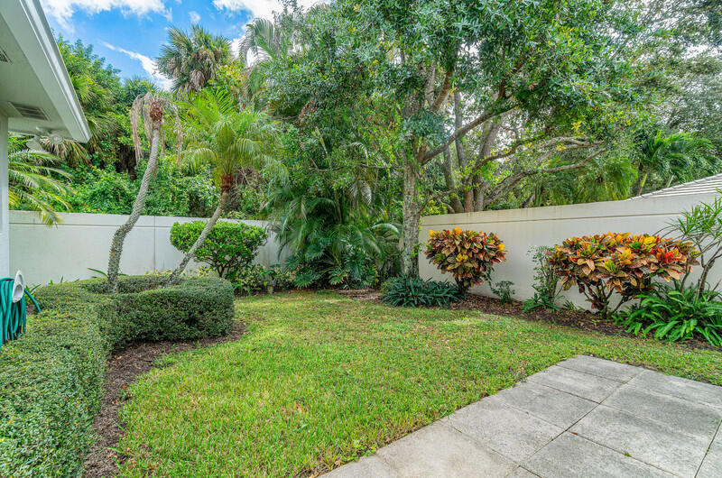 8302 Old Forest Road, Palm Beach Gardens