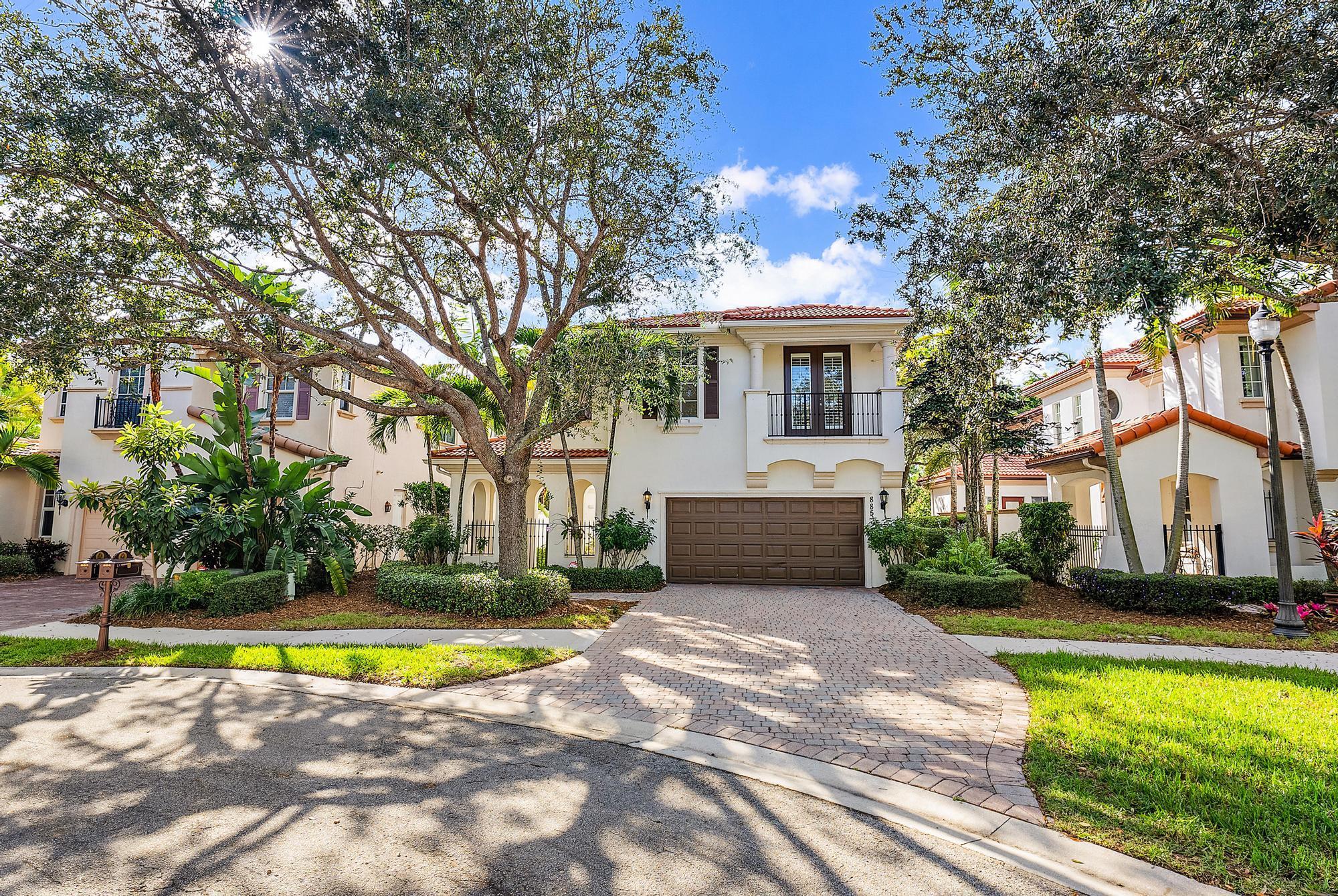 885 Taft Court