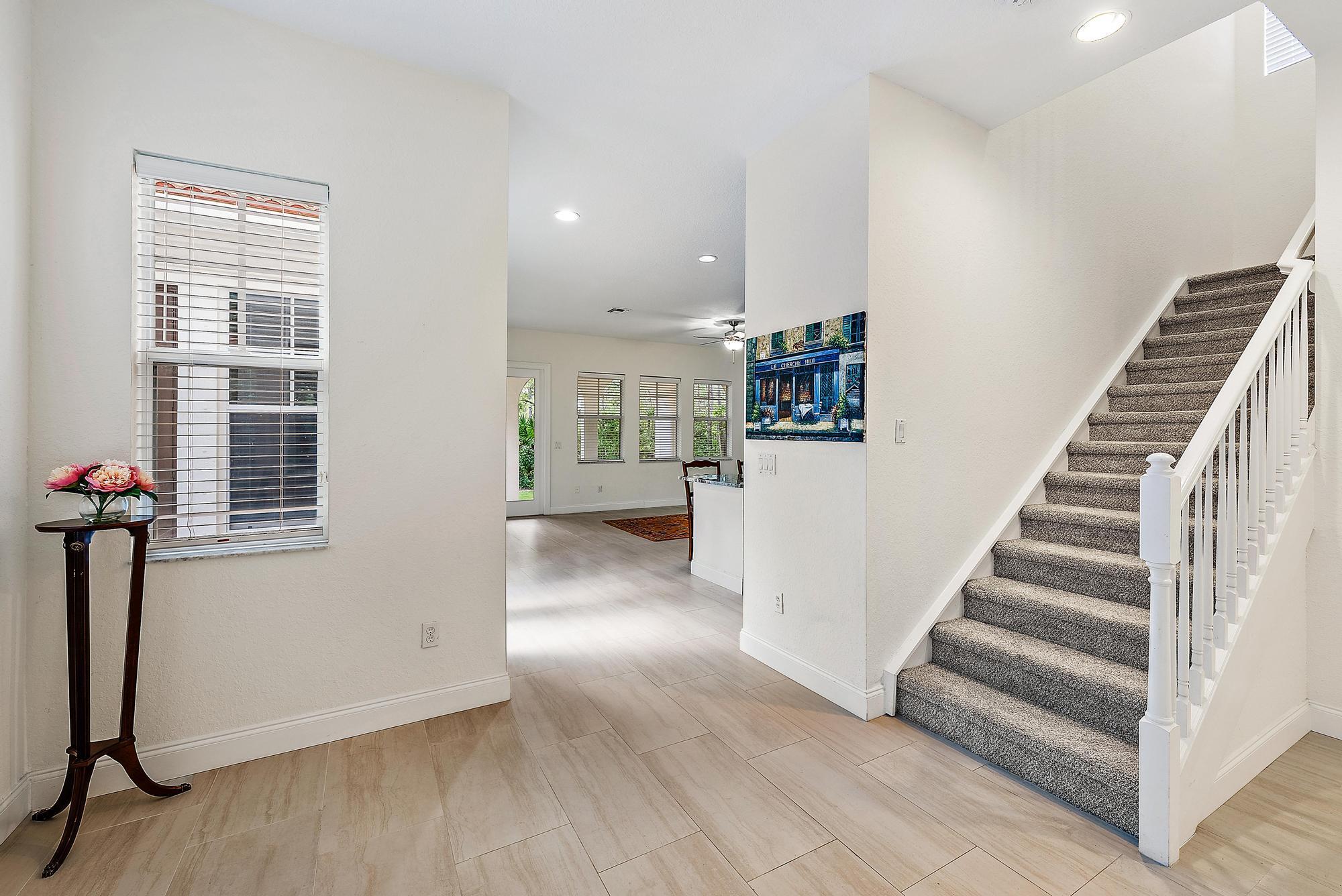 885 Taft Court