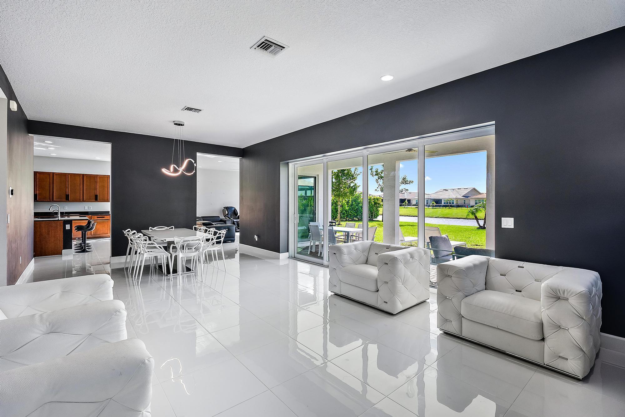 15888 Meadowlark Court