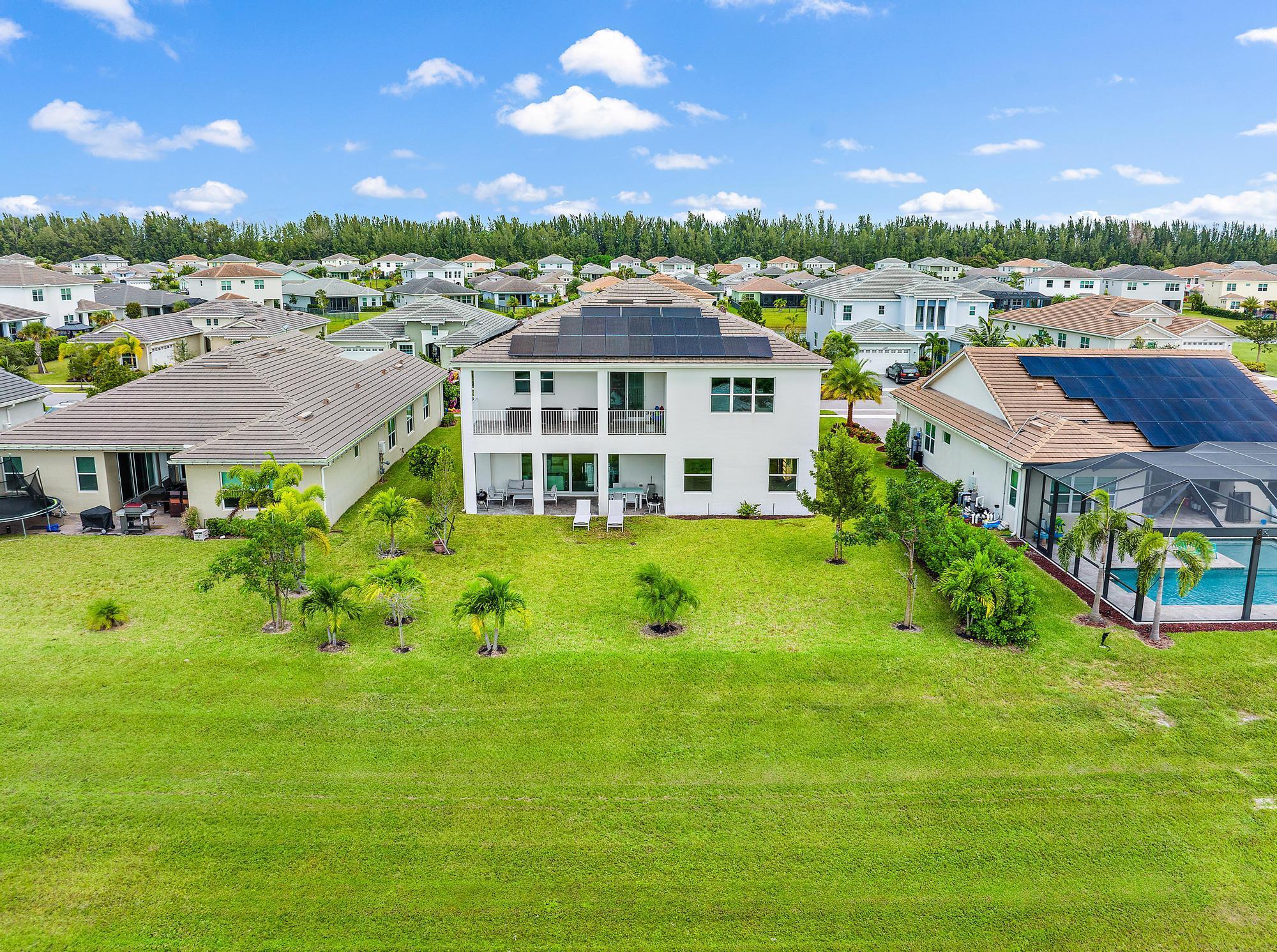 15888 Meadowlark Court