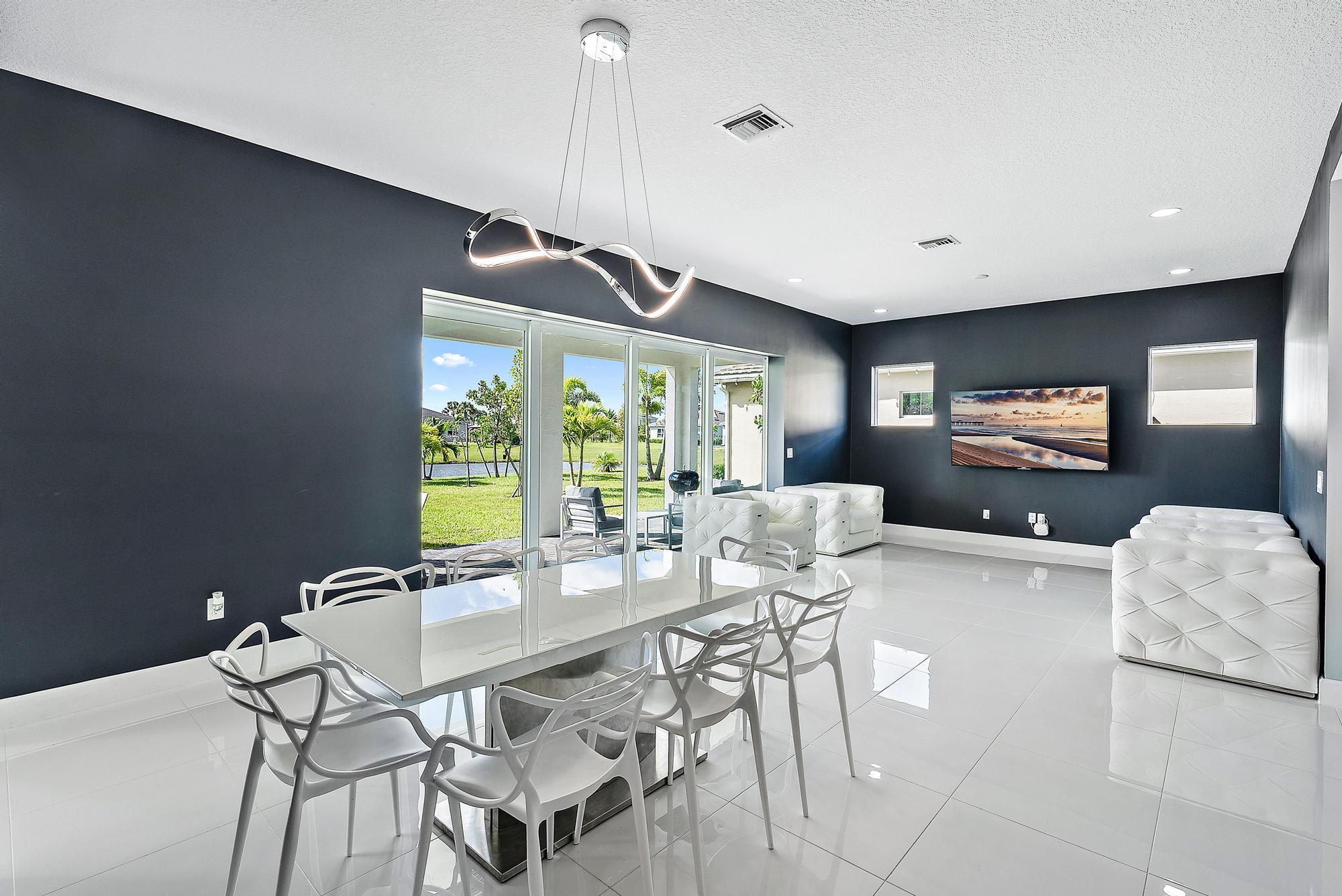 15888 Meadowlark Court