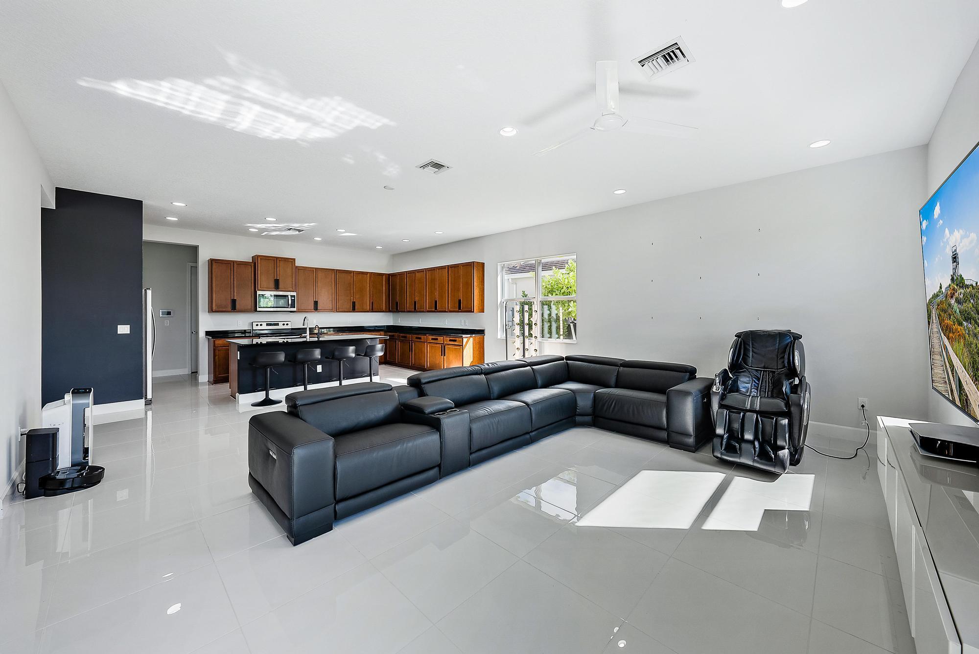 15888 Meadowlark Court