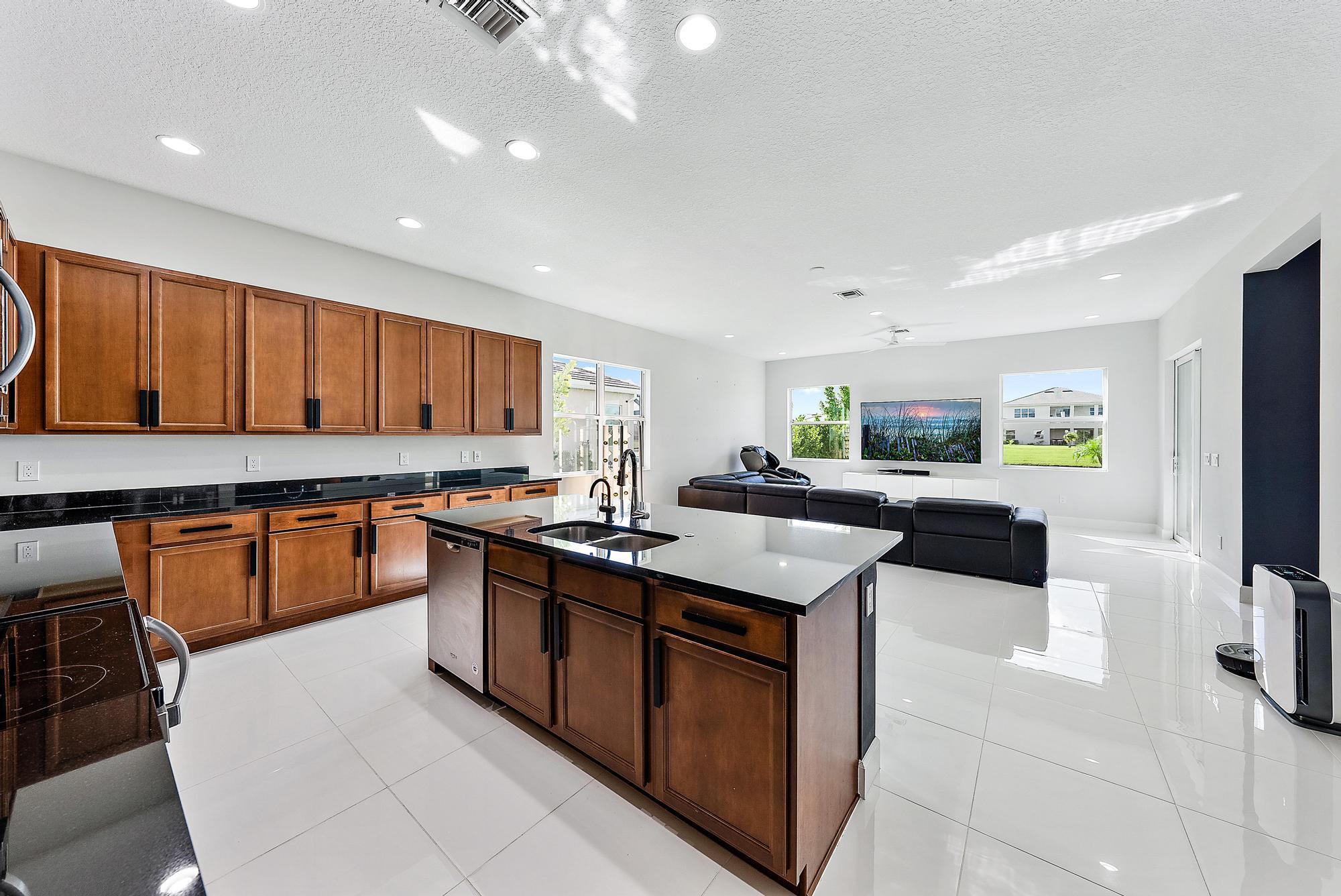 15888 Meadowlark Court