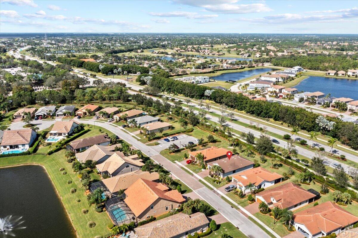 425 SE Bancroft Court