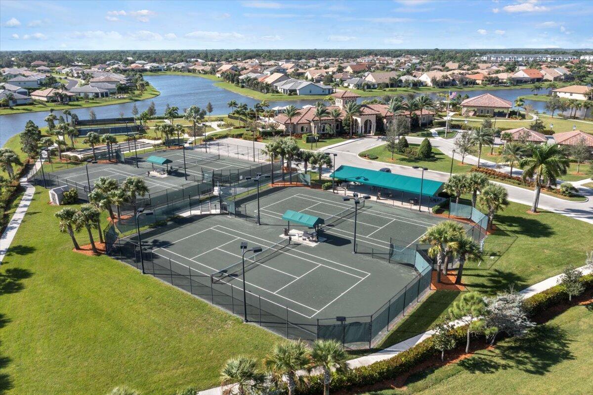 425 SE Bancroft Court