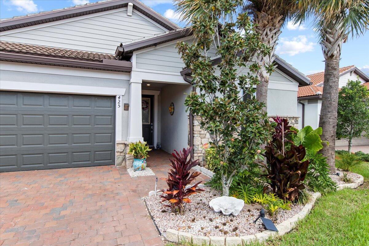 425 SE Bancroft Court