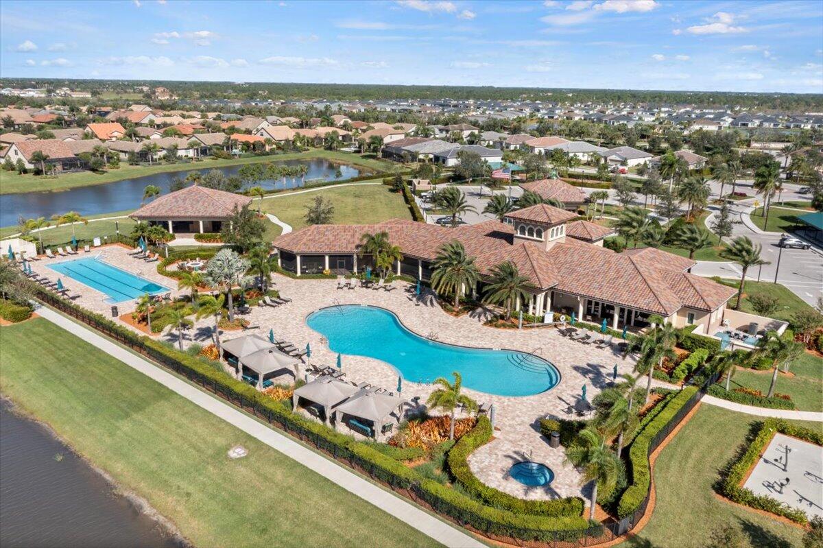 425 SE Bancroft Court