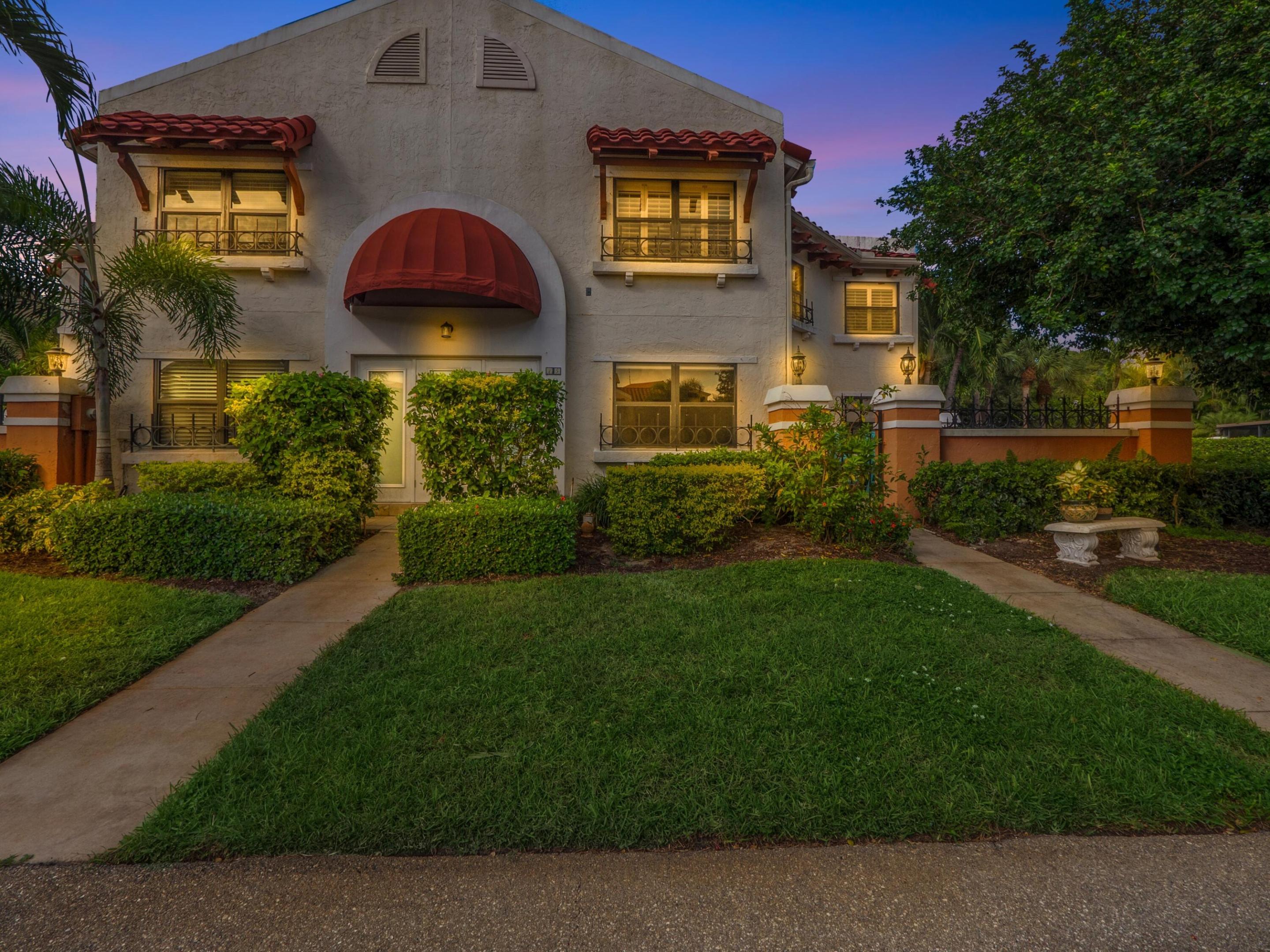 15 Uno Lago Drive 15