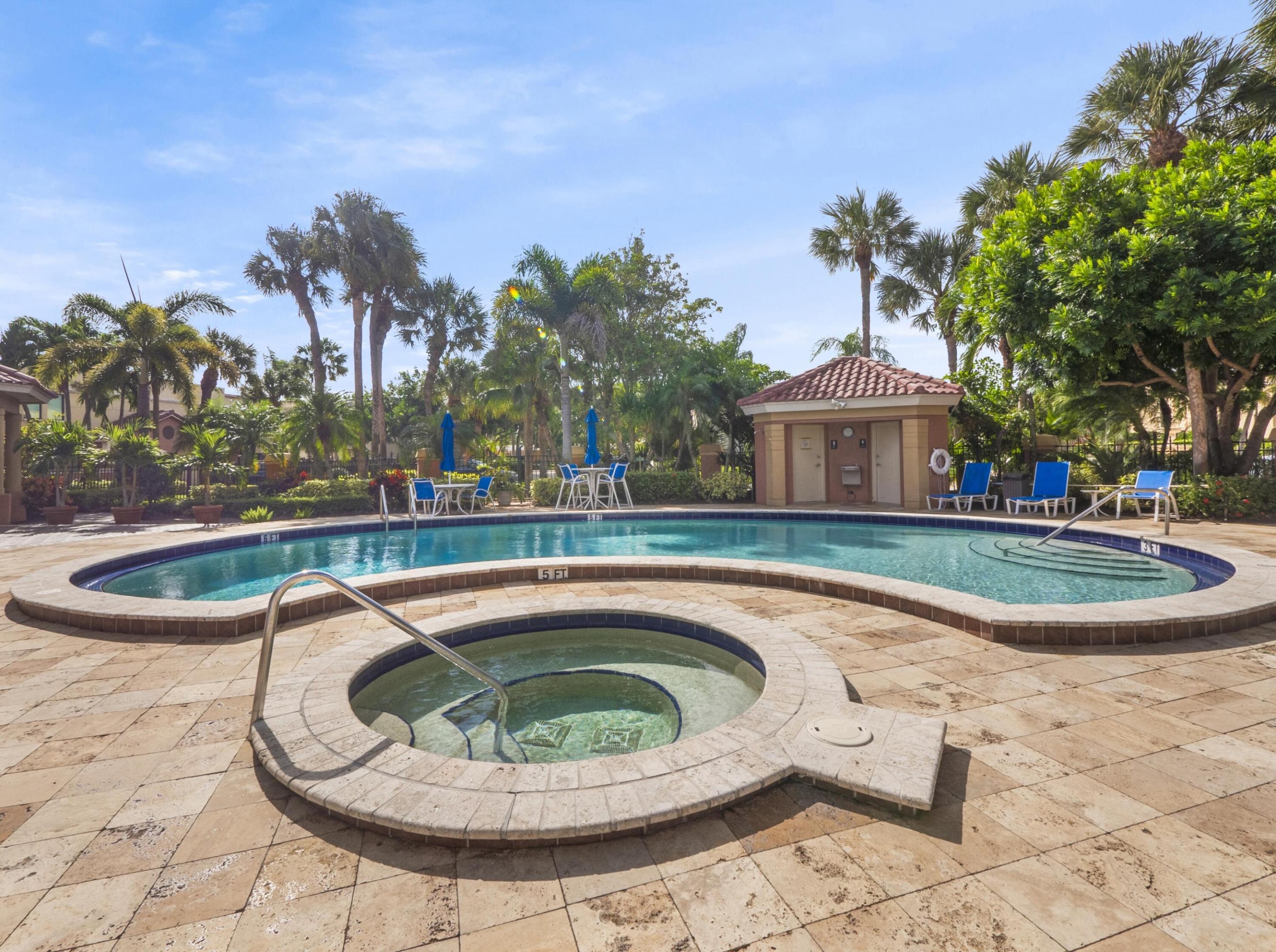 15 Uno Lago Drive 15