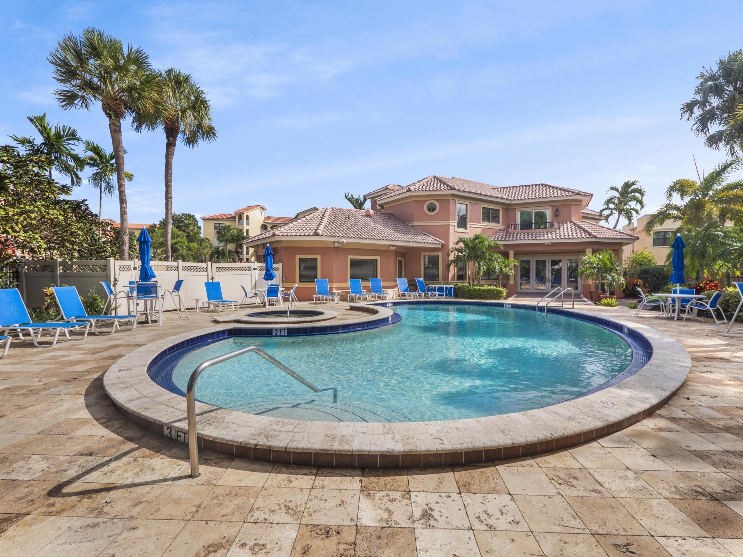 15 Uno Lago Drive 15