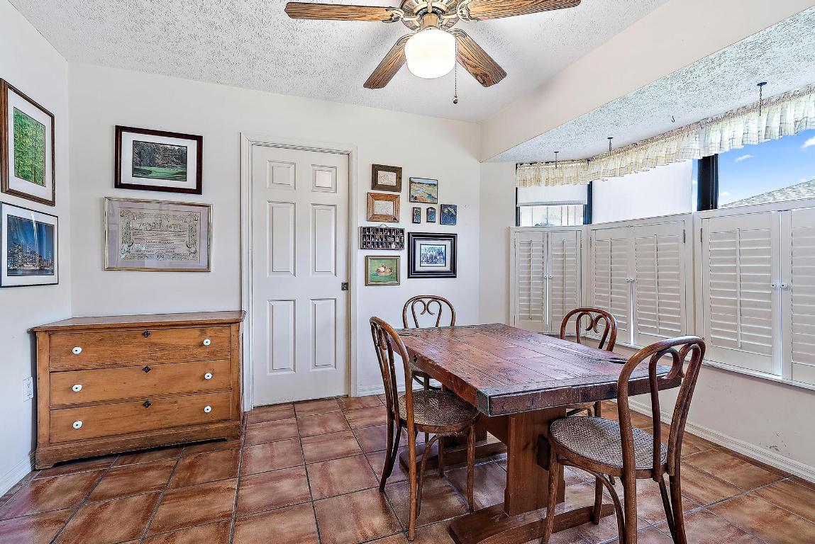 7893 SE Lexington Avenue